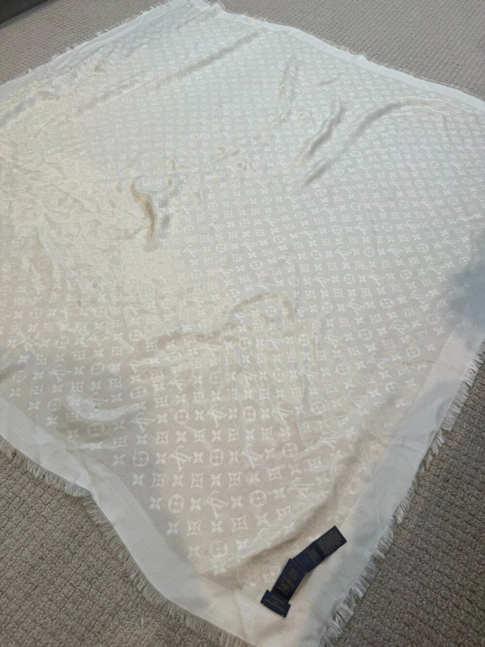 Louis Vuitton Monogram Shine Shawl Wrap Scarf White Lurex M74026 - Picture 3 of 9